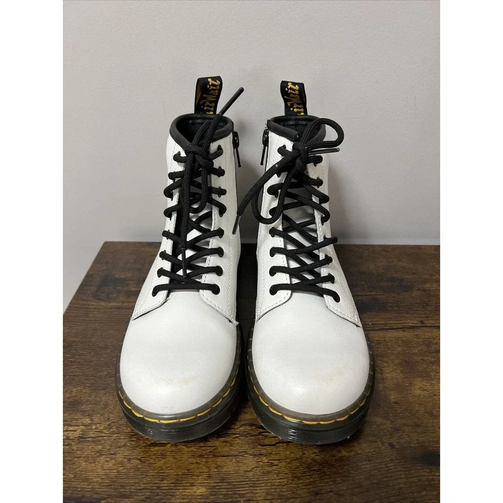 Dr Doc Martens White Air Wair Boots AW004 Kids Youth Size 2 Punk Goth ZAVALA‎ J